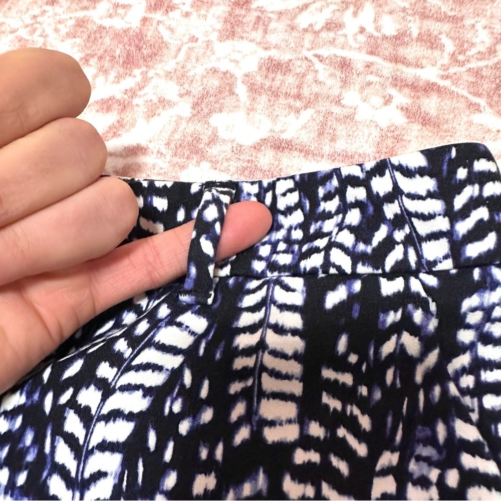 White House Black Market Patterned Shorts - Picture 6 of 8